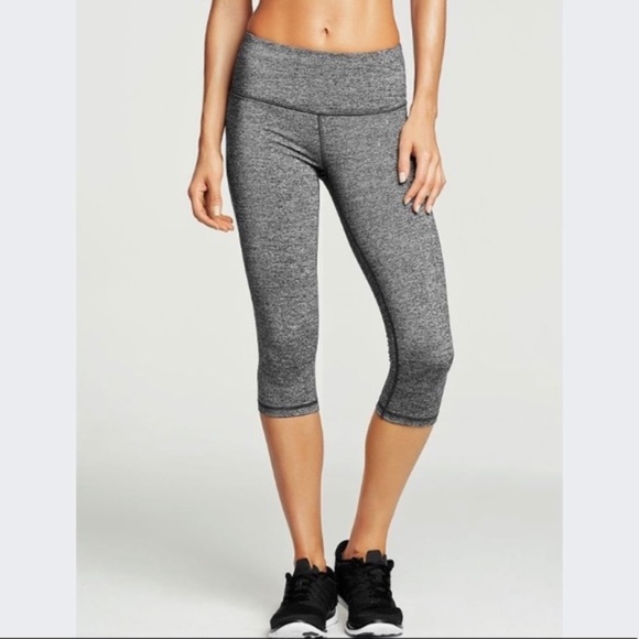 Victoria's Secret Pants - Victoria’s Secret VSX Sexy Sport KNOCKOUT Crop LEGGINGS S